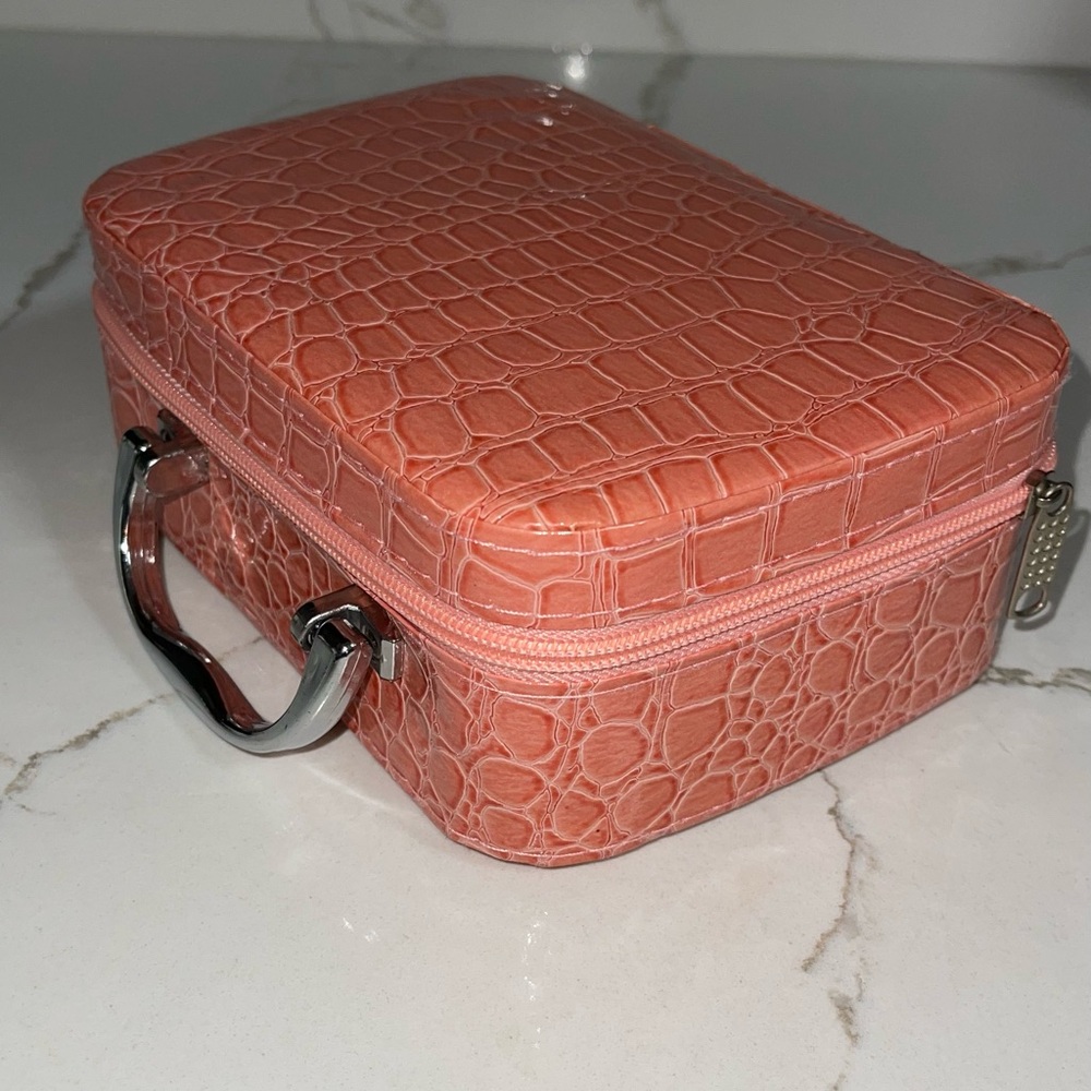 Mini beauty/makeup travel case 💖🌸